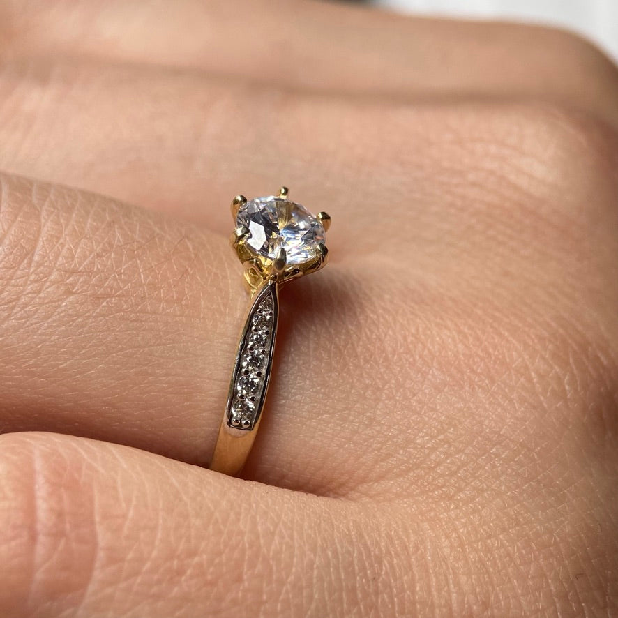10k Yellow Gold Ring with Zirconia Cod: MAN044
