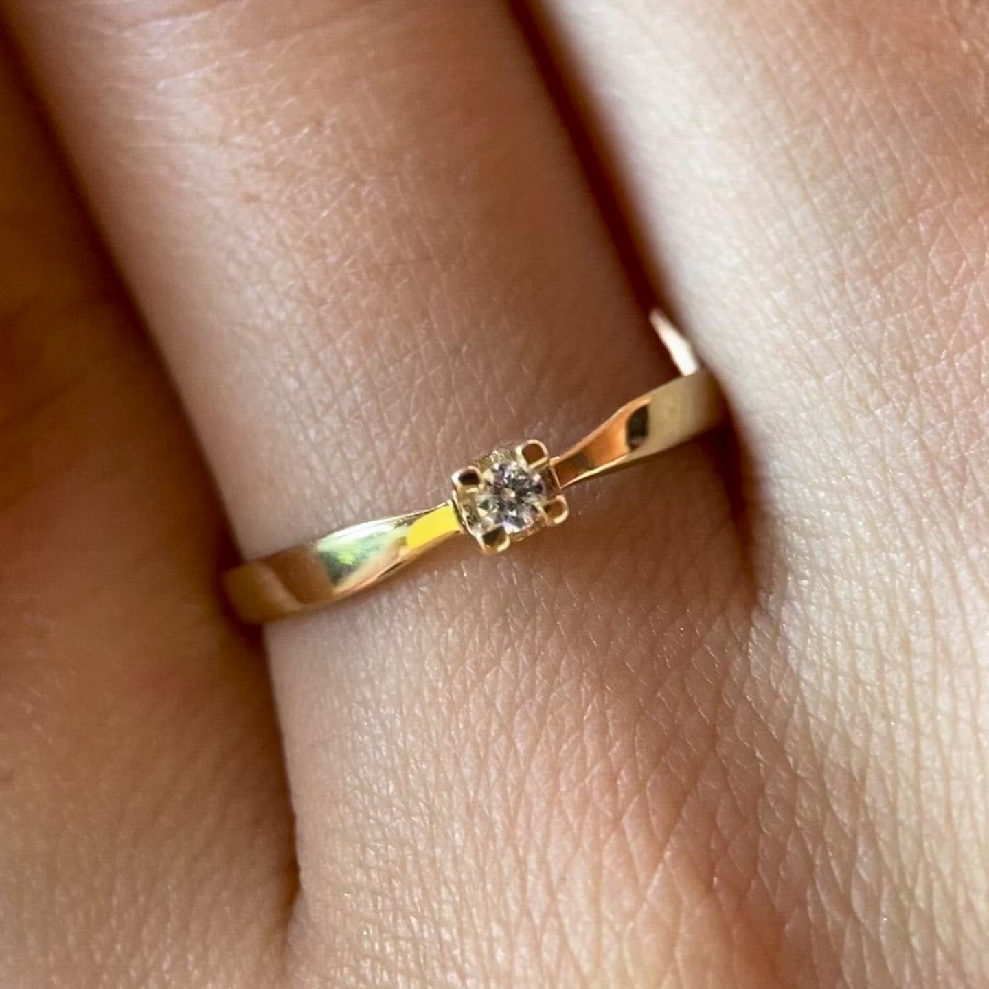 Anillo de compromiso en oro