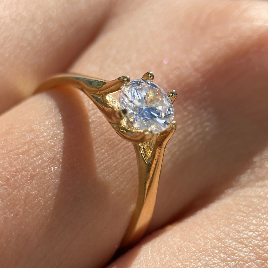 Anillo de compromiso en oro