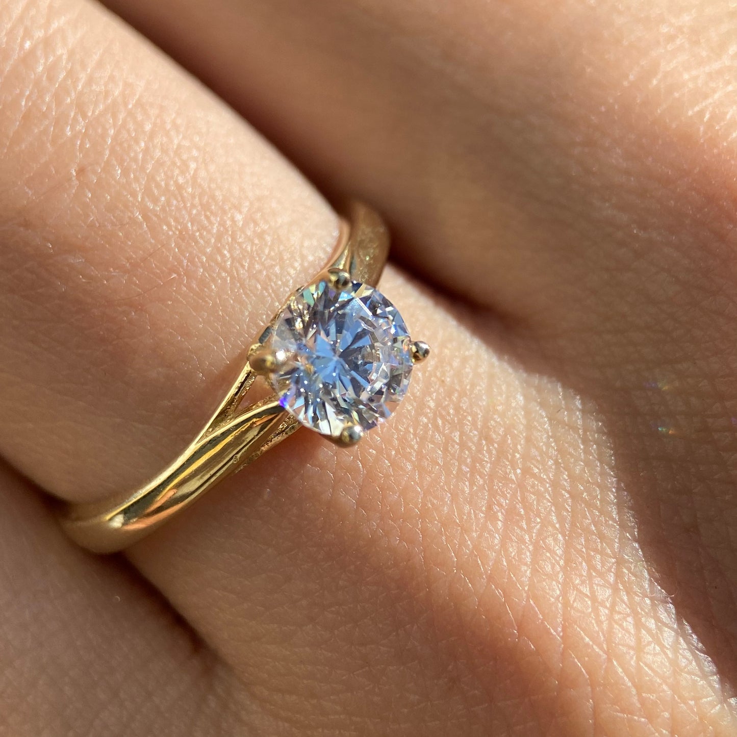 Anillo de compromiso en oro