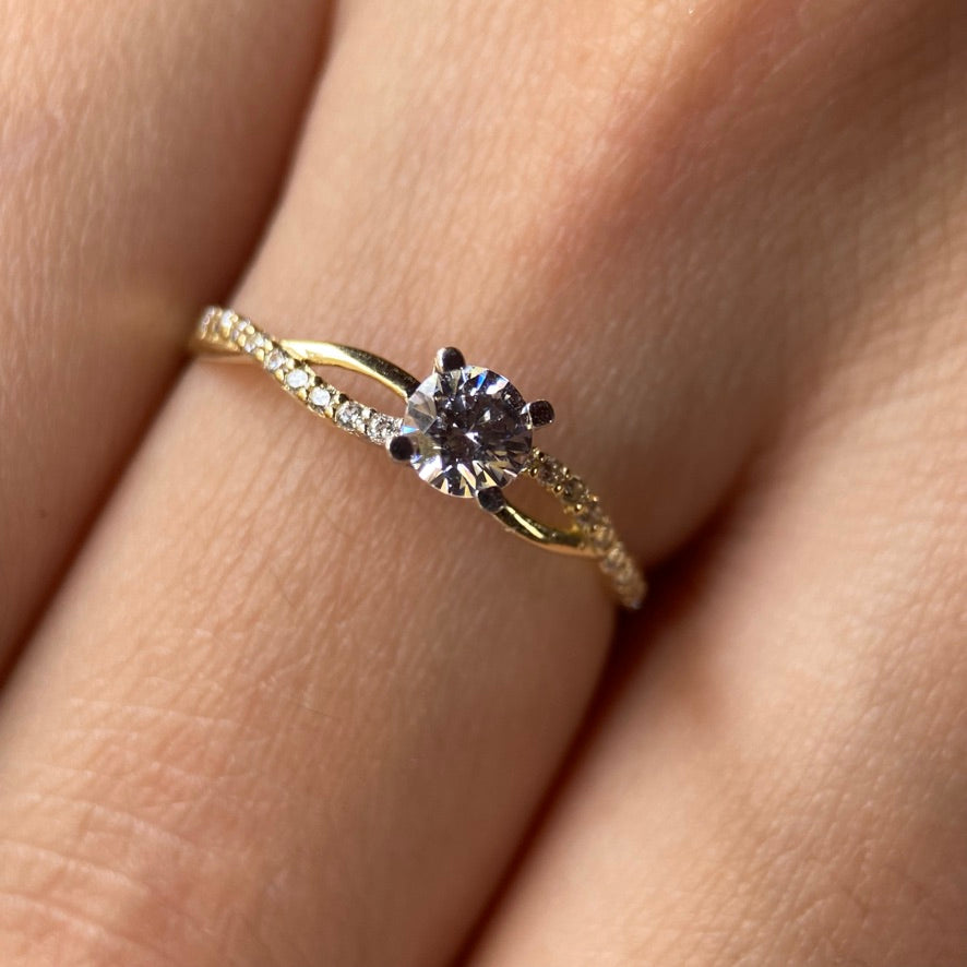 Anillo de compromiso en oro