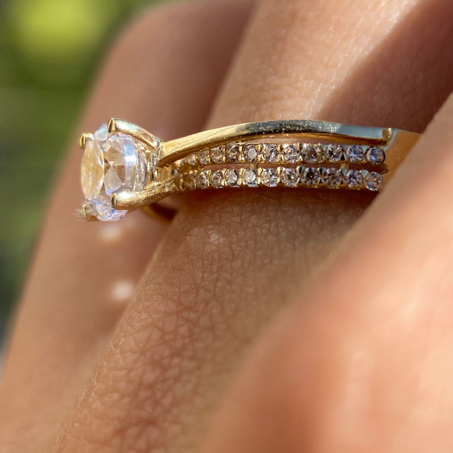 Anillo de compromiso en oro