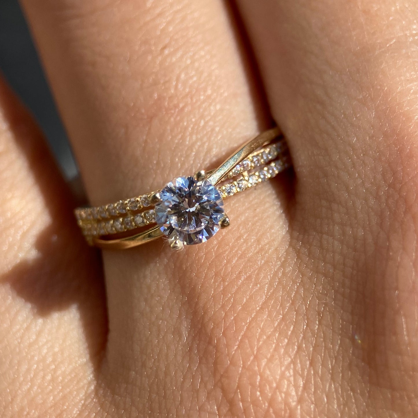 Anillo de compromiso en oro