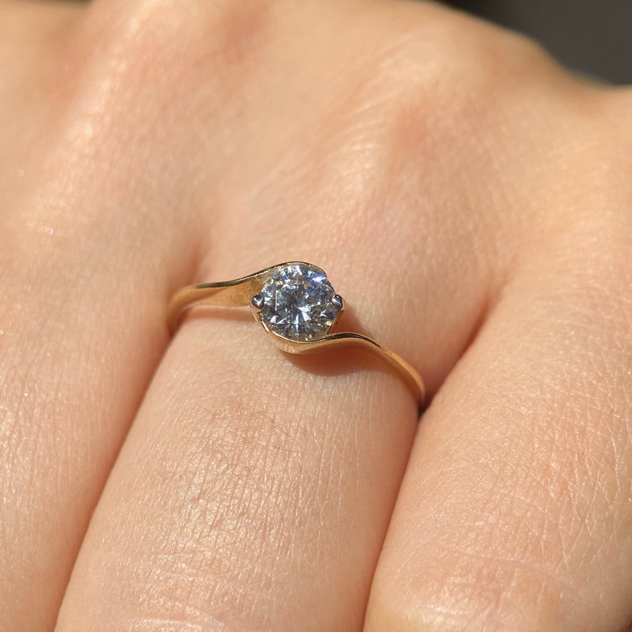 Anillo de compromiso en oro