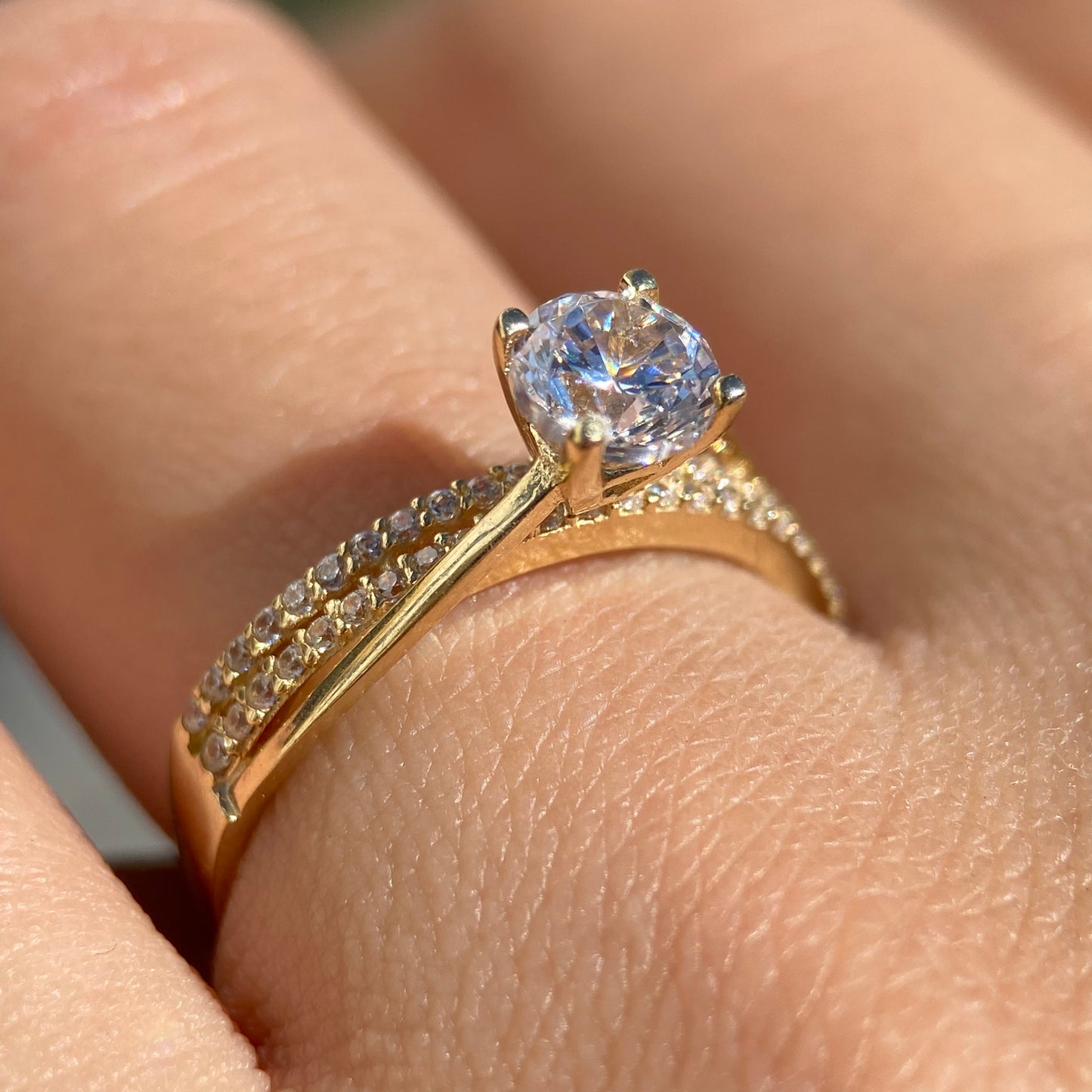 Anillo de compromiso en oro