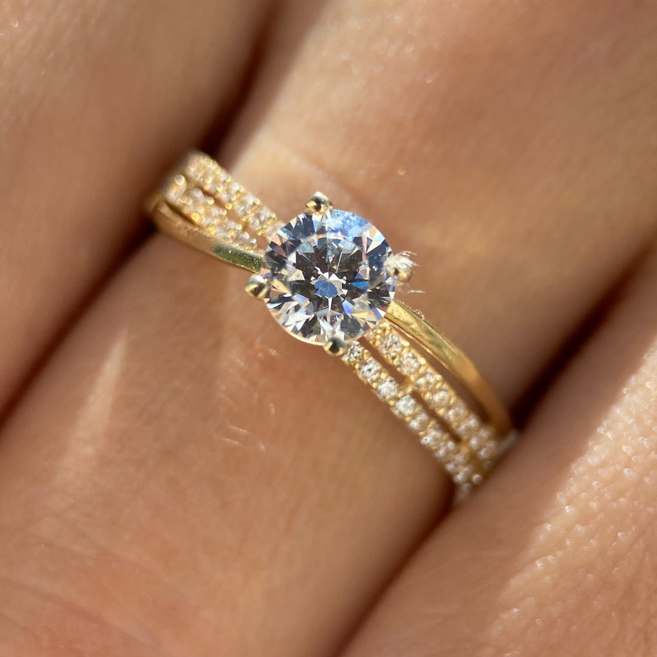 Anillo de compromiso en oro