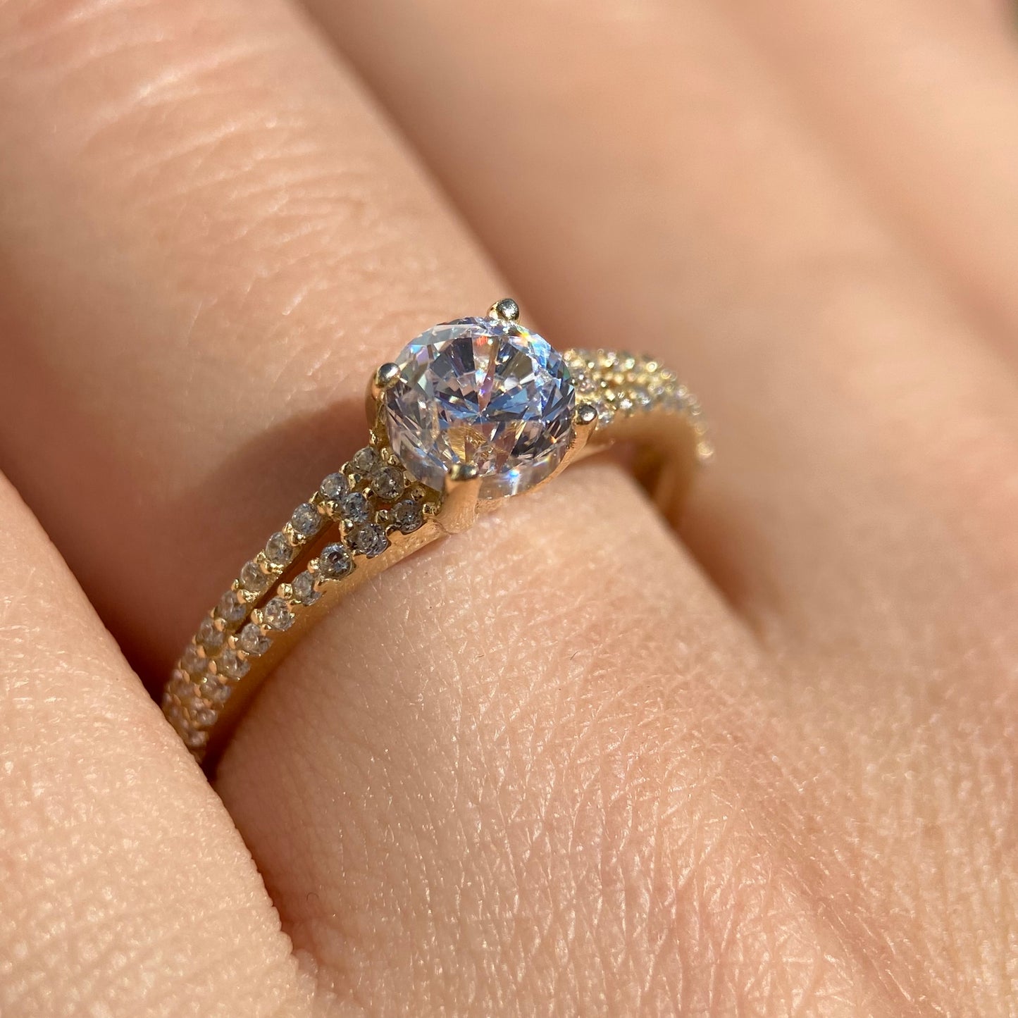 Anillo de compromiso en oro