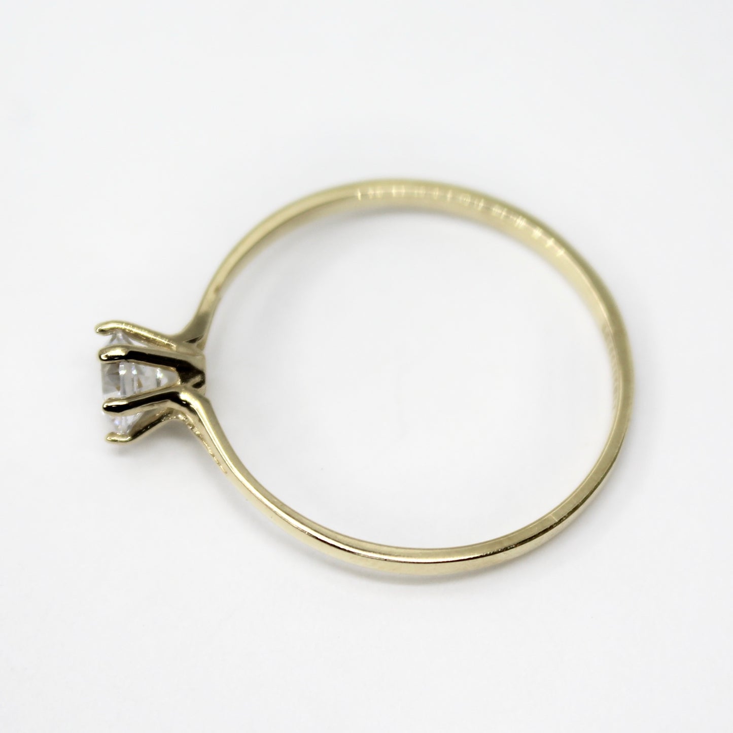 Anillo de compromiso en oro