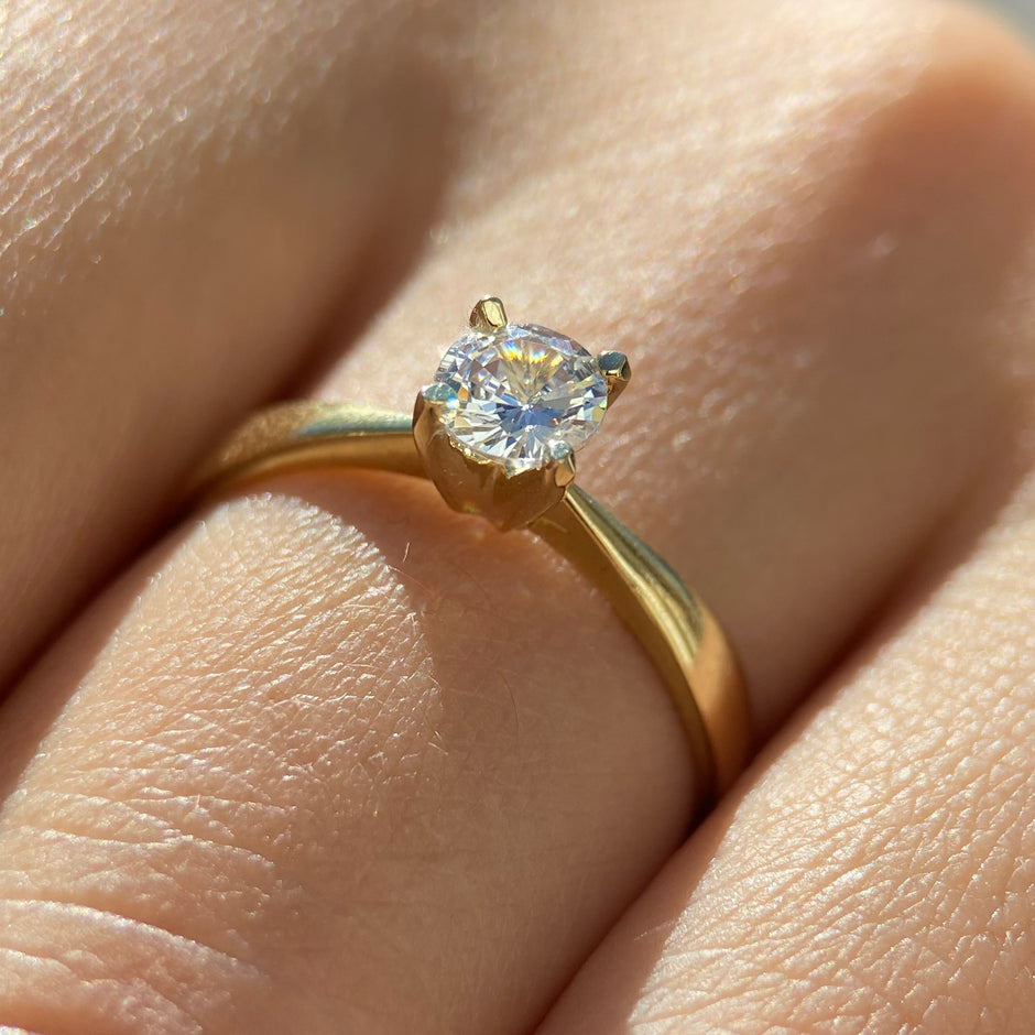 Anillo de compromiso en oro