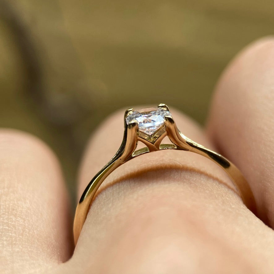 Anillo de compromiso en oro