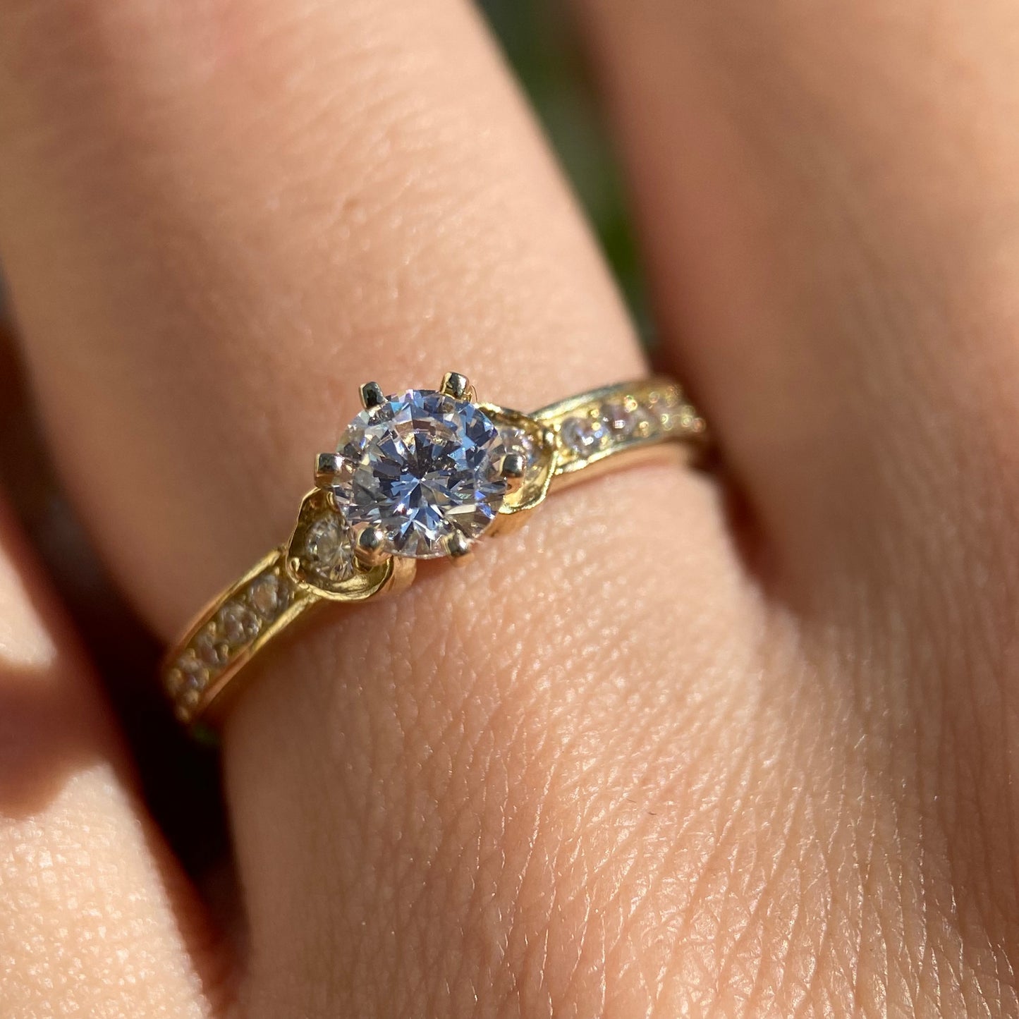 Anillo de compromiso en oro