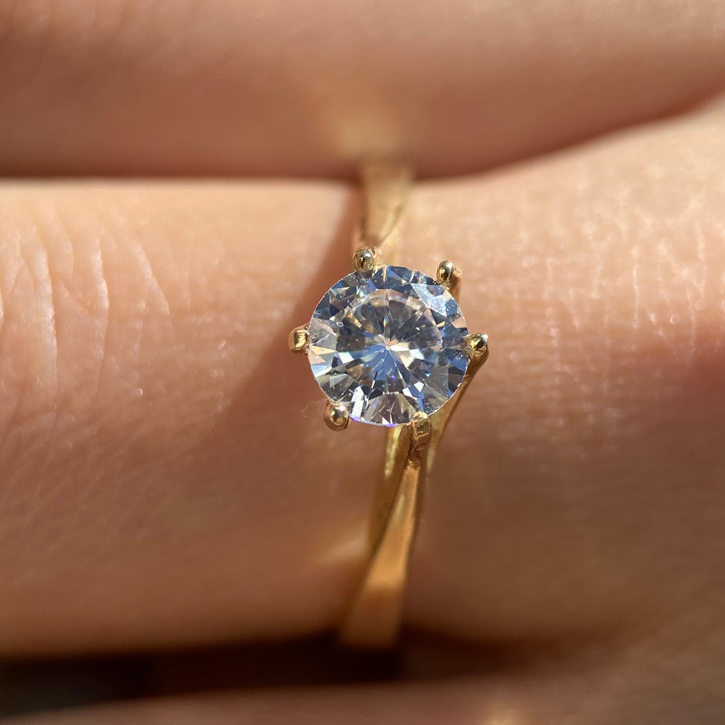 Anillo de compromiso en oro