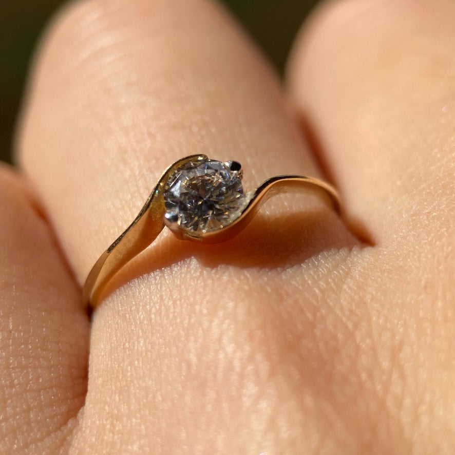 Anillo de compromiso en oro