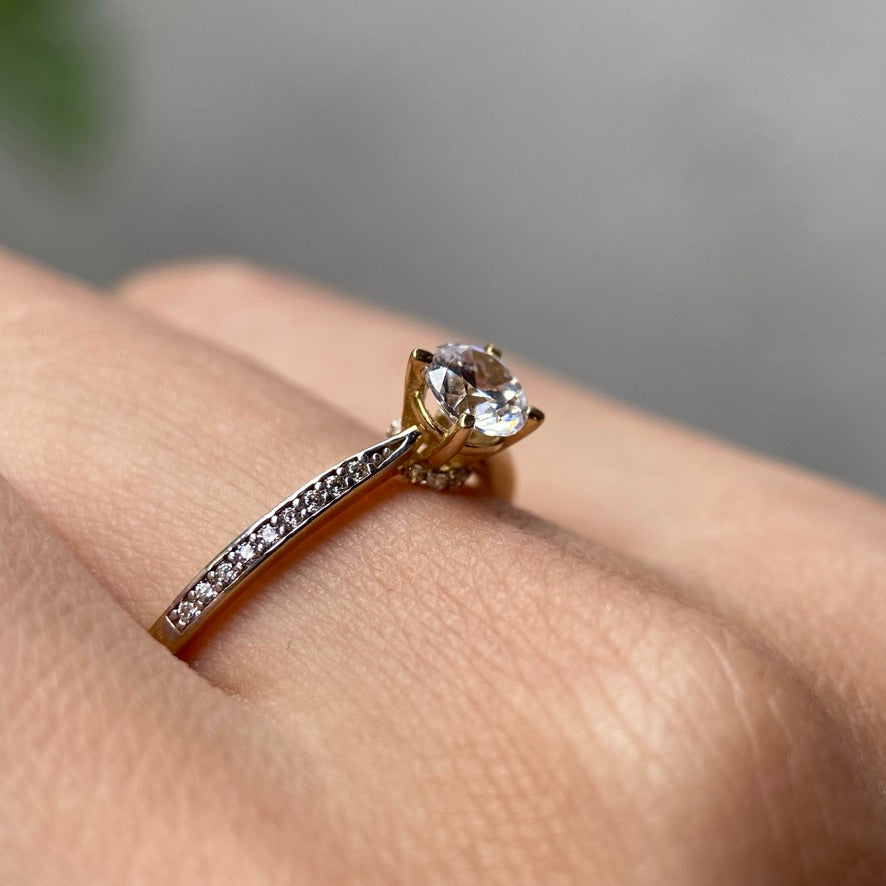 Anillo de compromiso en oro
