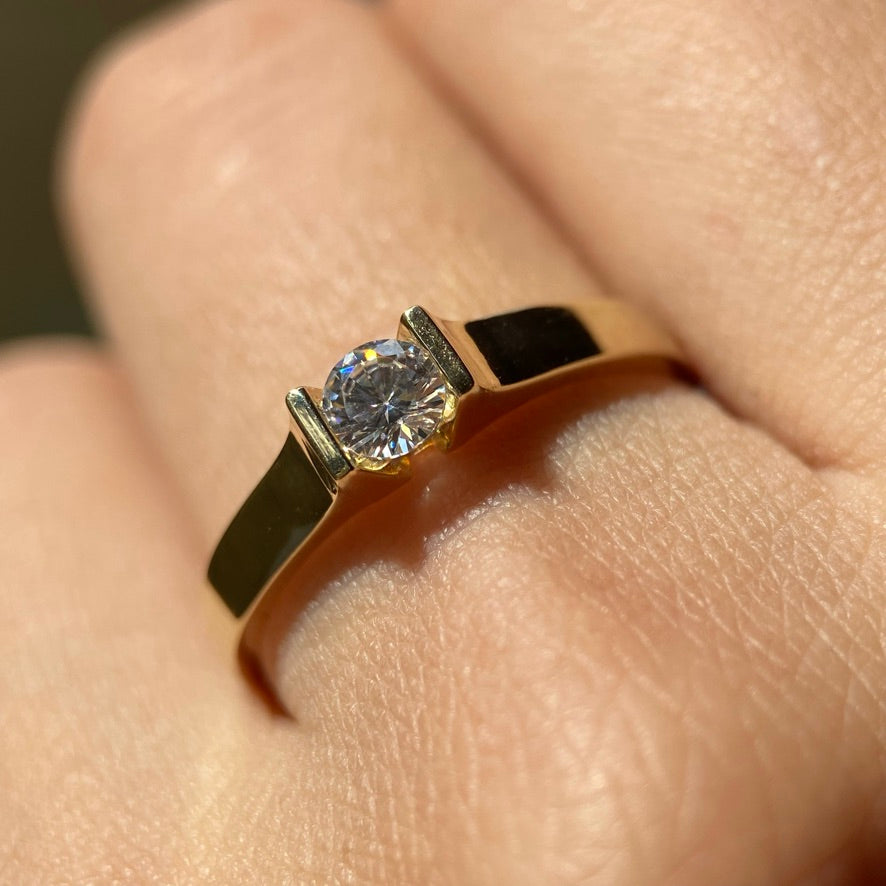 Anillo de compromiso en oro
