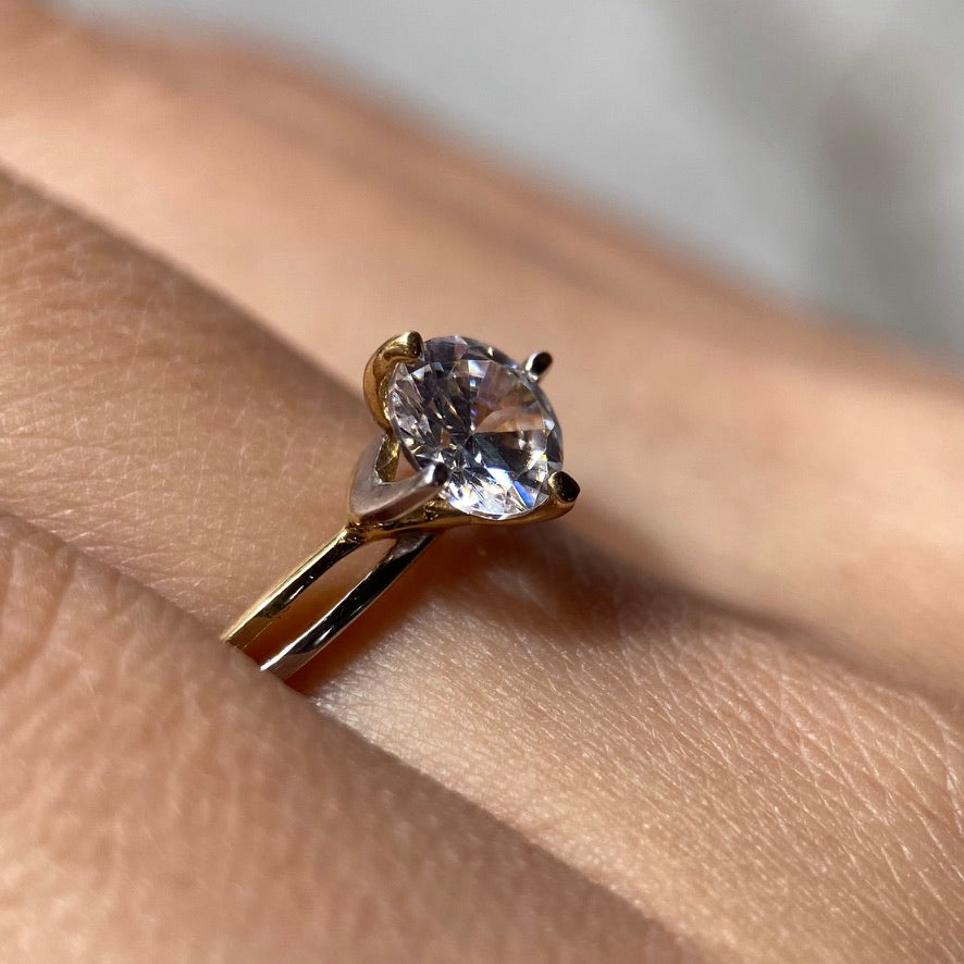Anillo de compromiso en oro