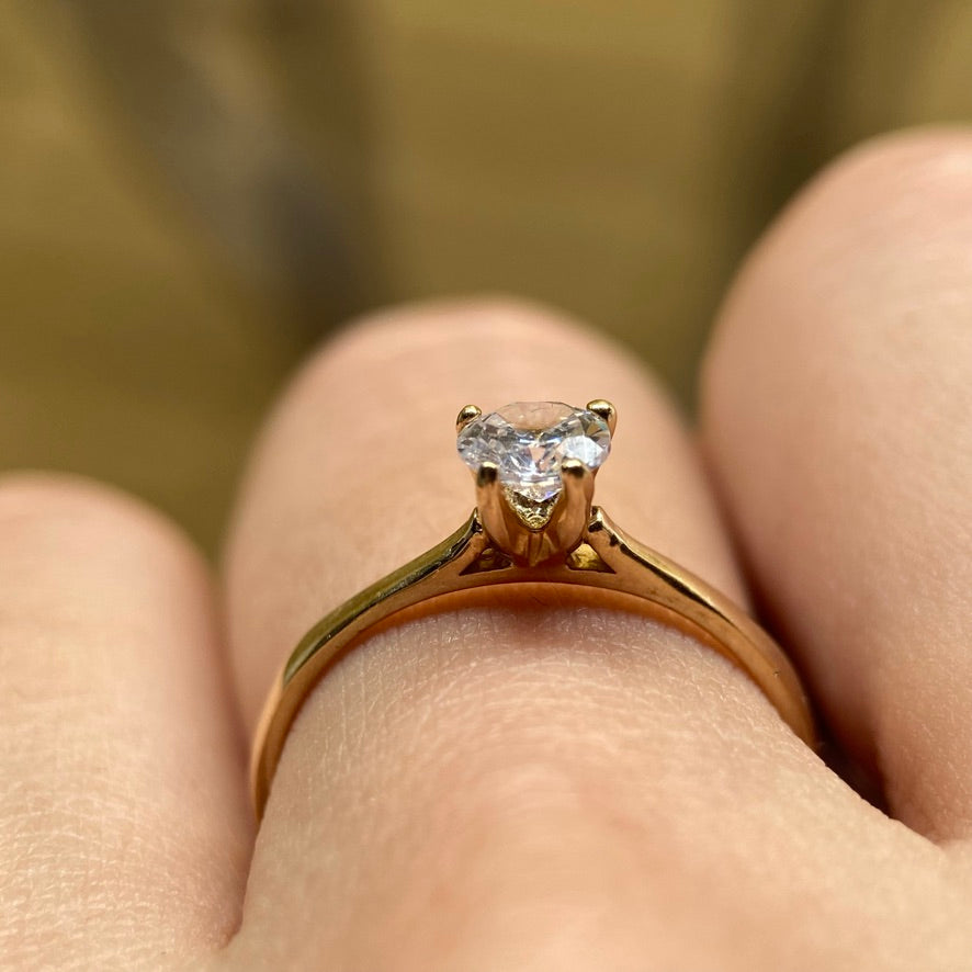 Anillo de compromiso en oro