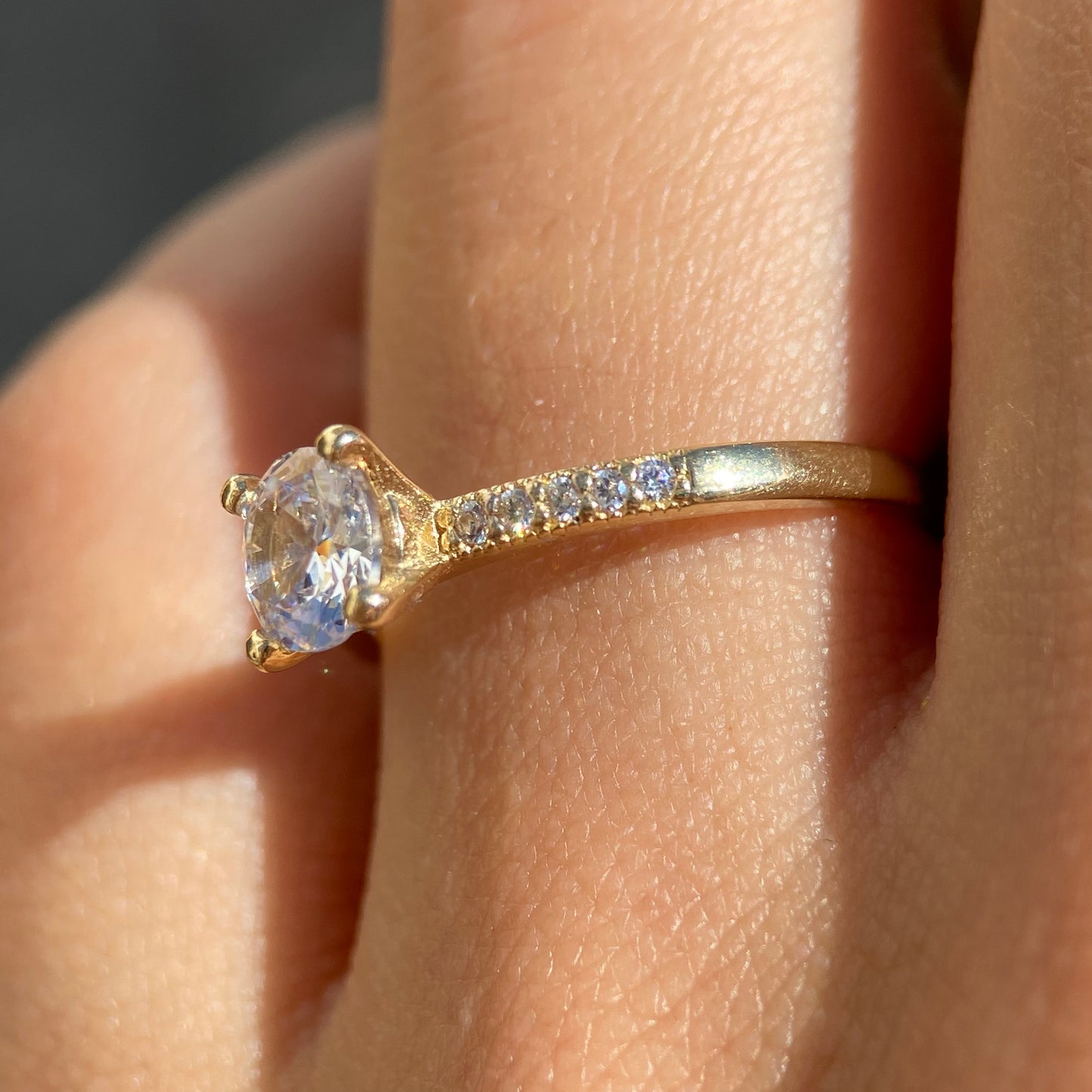 Anillo de compromiso en oro