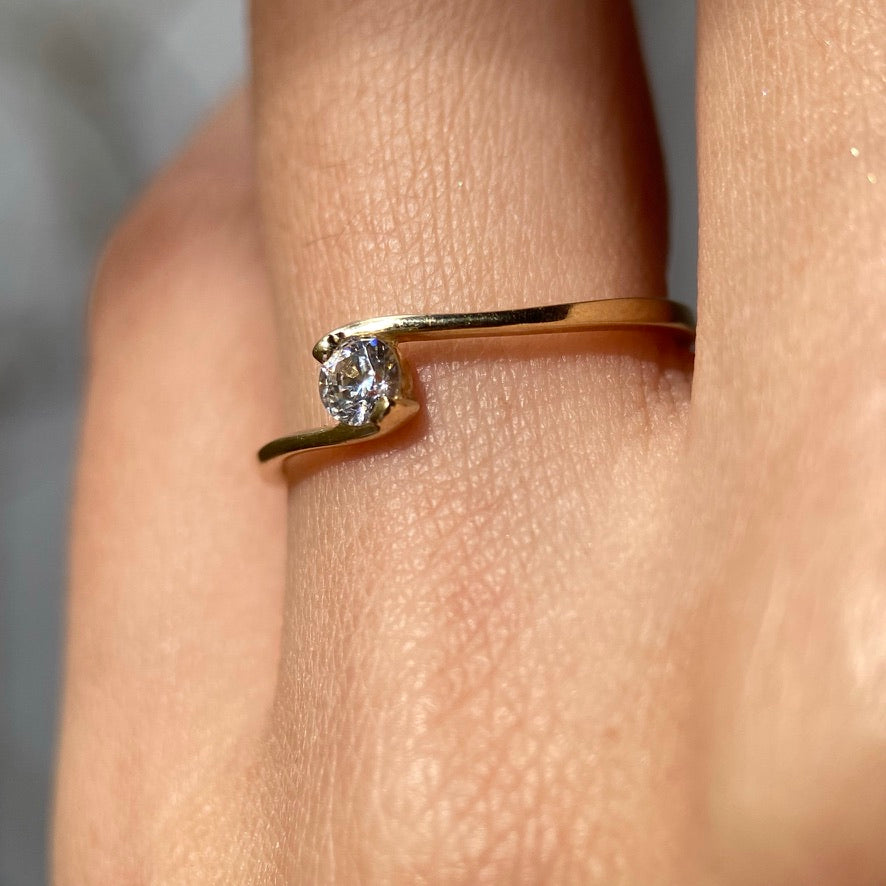 Anillo de compromiso en oro