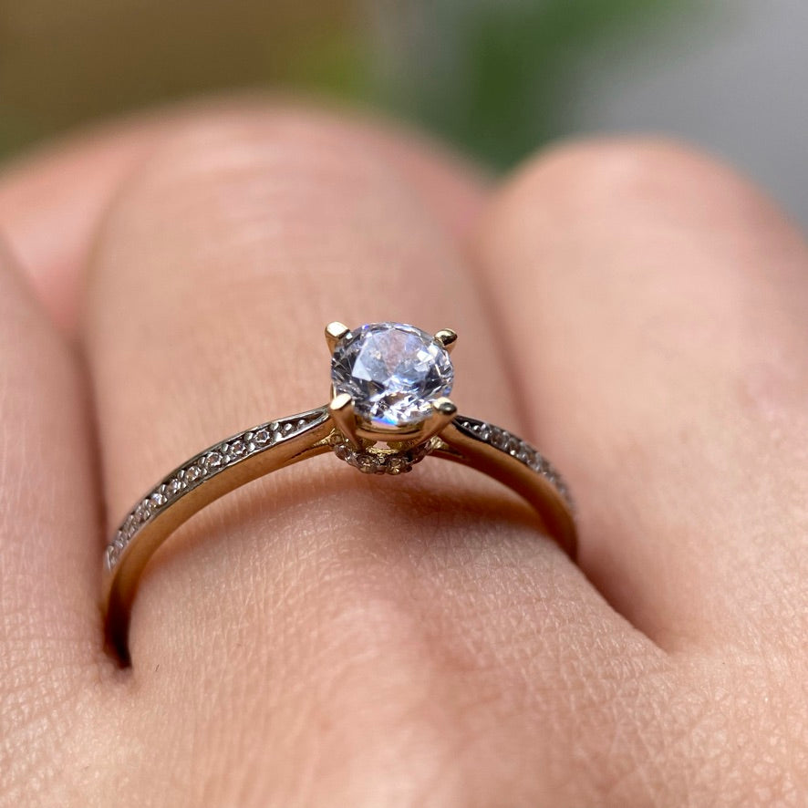 Anillo de compromiso en oro