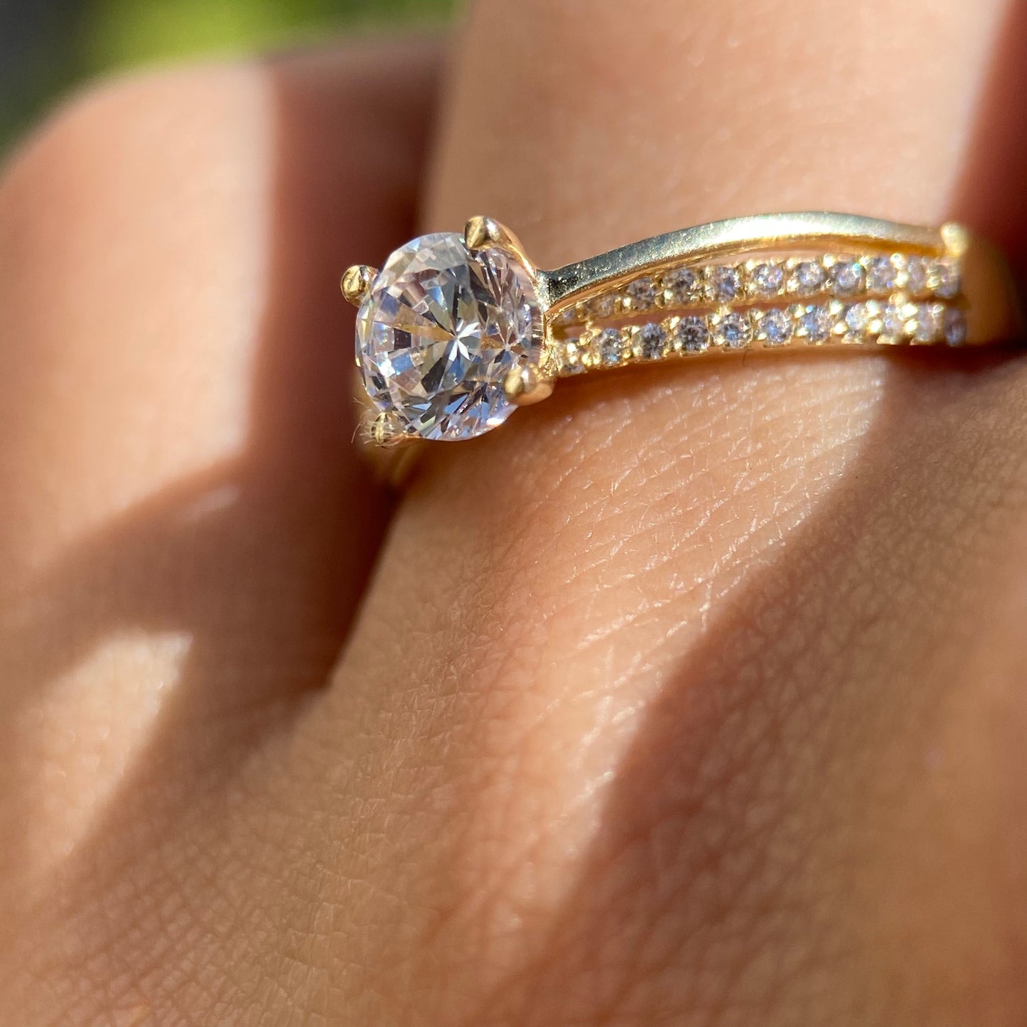 Anillo de compromiso en oro