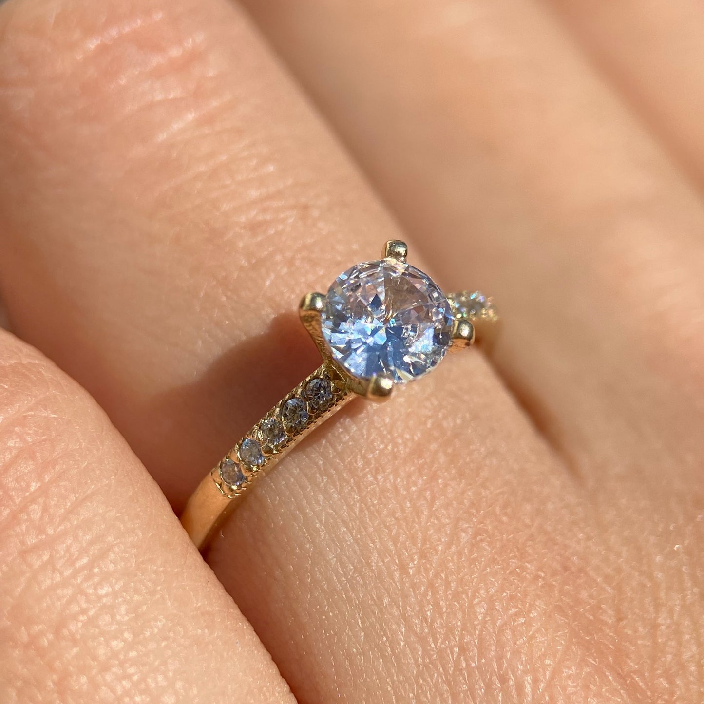 Anillo de compromiso en oro
