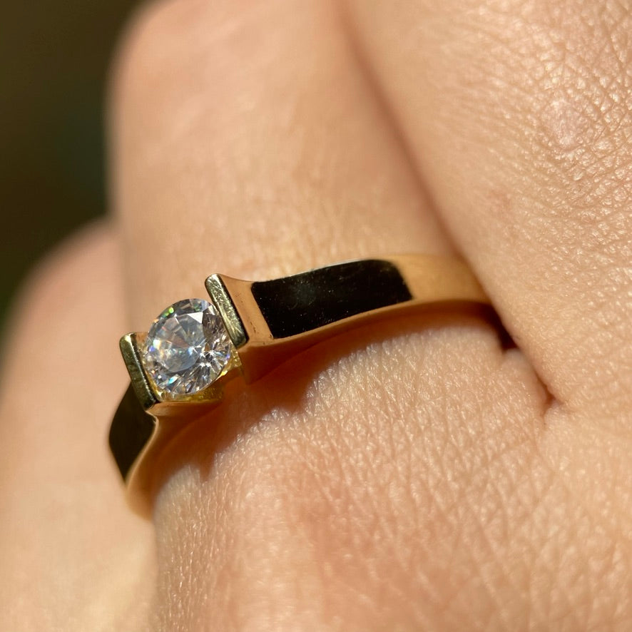 Anillo de compromiso en oro