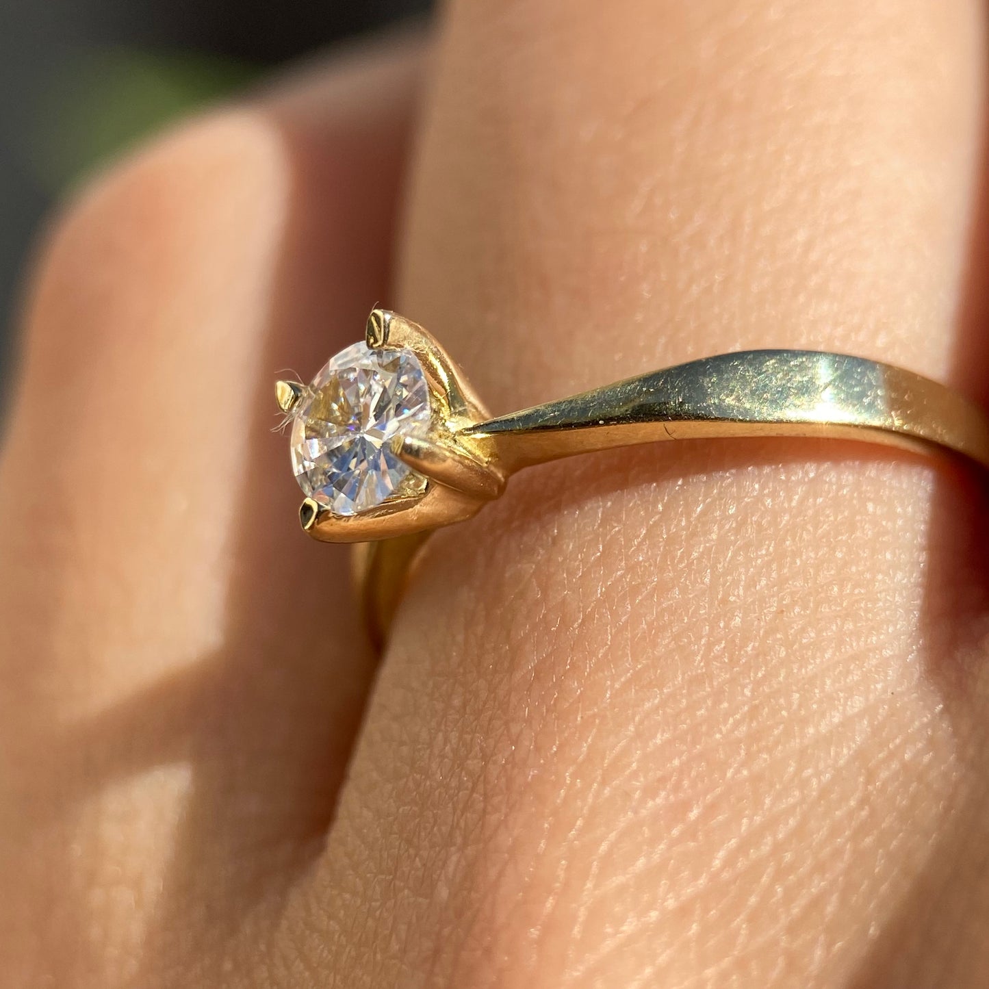 Anillo de compromiso en oro