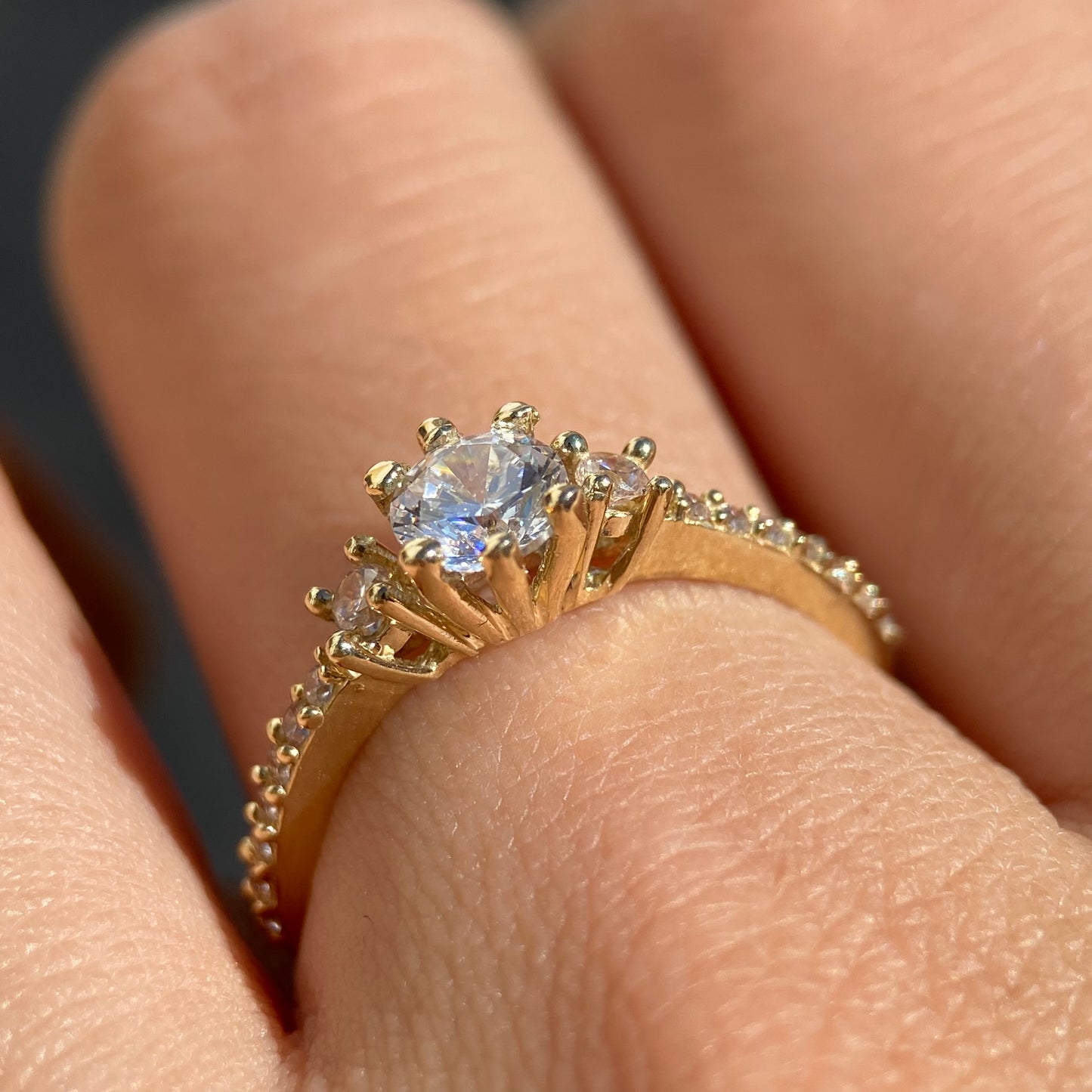 Anillo de compromiso en oro