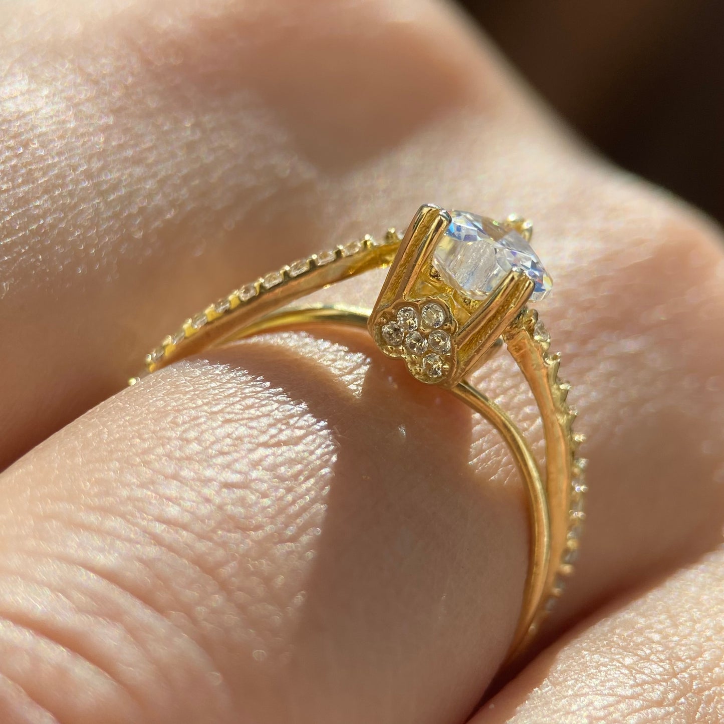 Anillo de compromiso en oro
