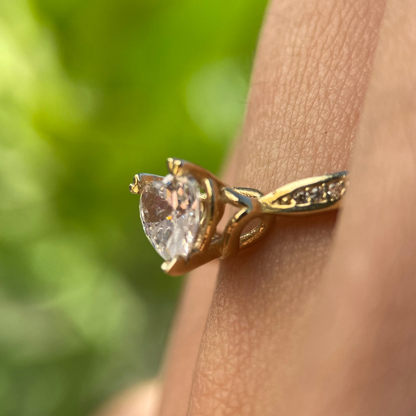 Anillo de compromiso en oro