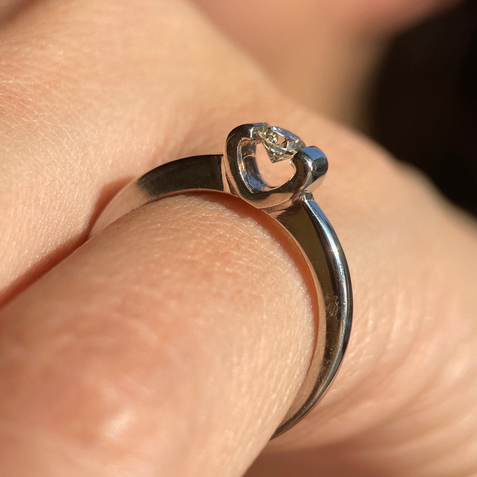 Anillo OF1238 en oro blanco 14k con diamante natural .15cts