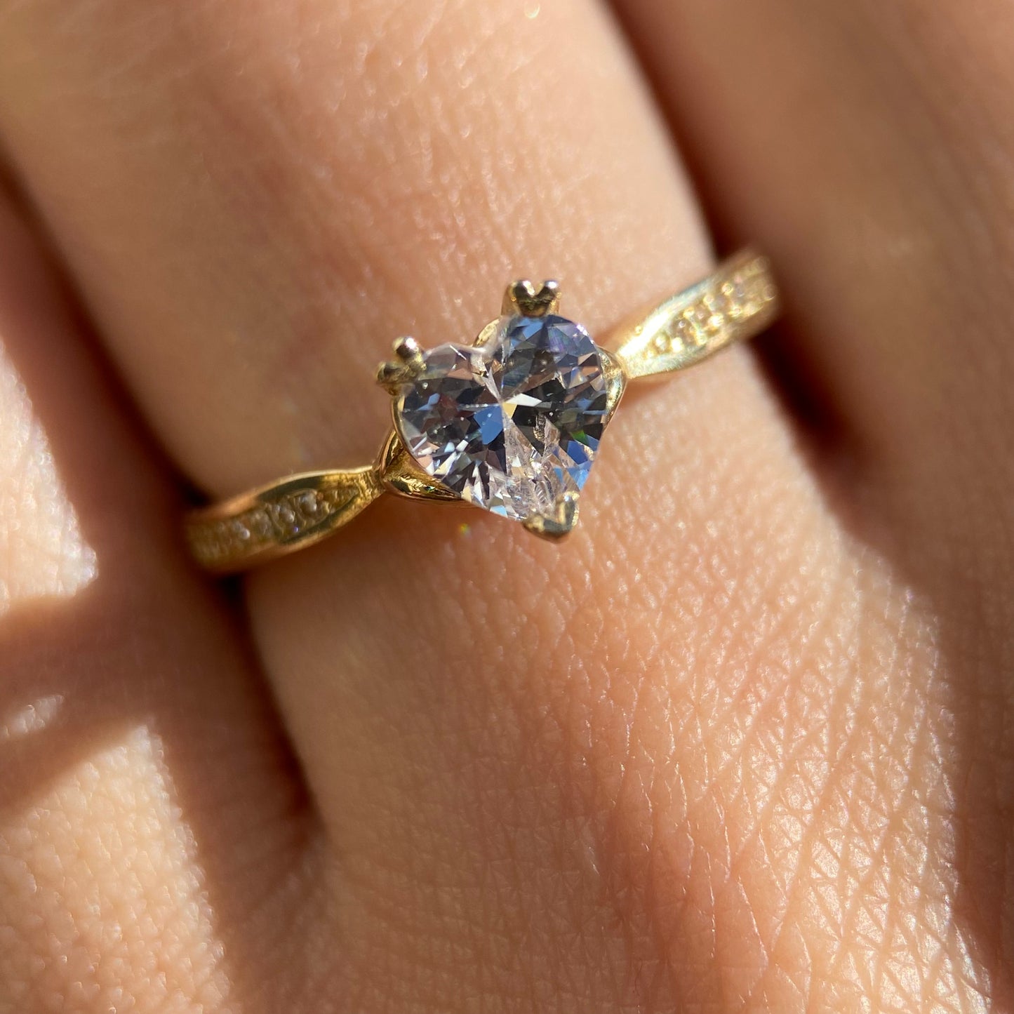 Anillo de compromiso en oro