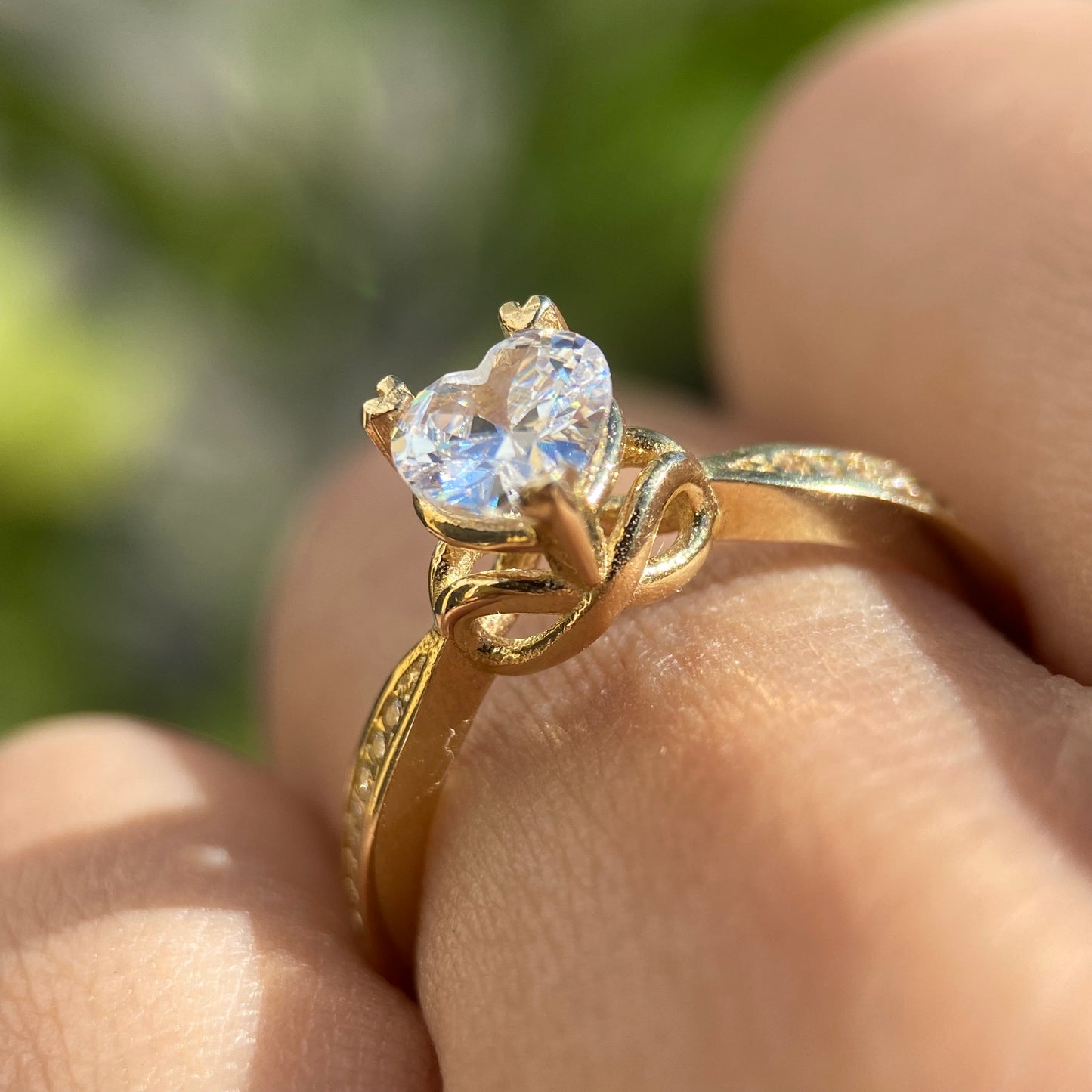 Anillo de compromiso en oro