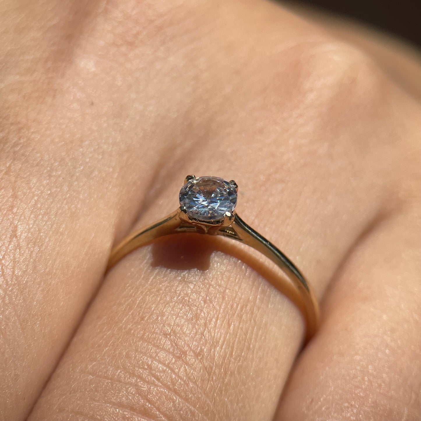 Anillo de compromiso en oro
