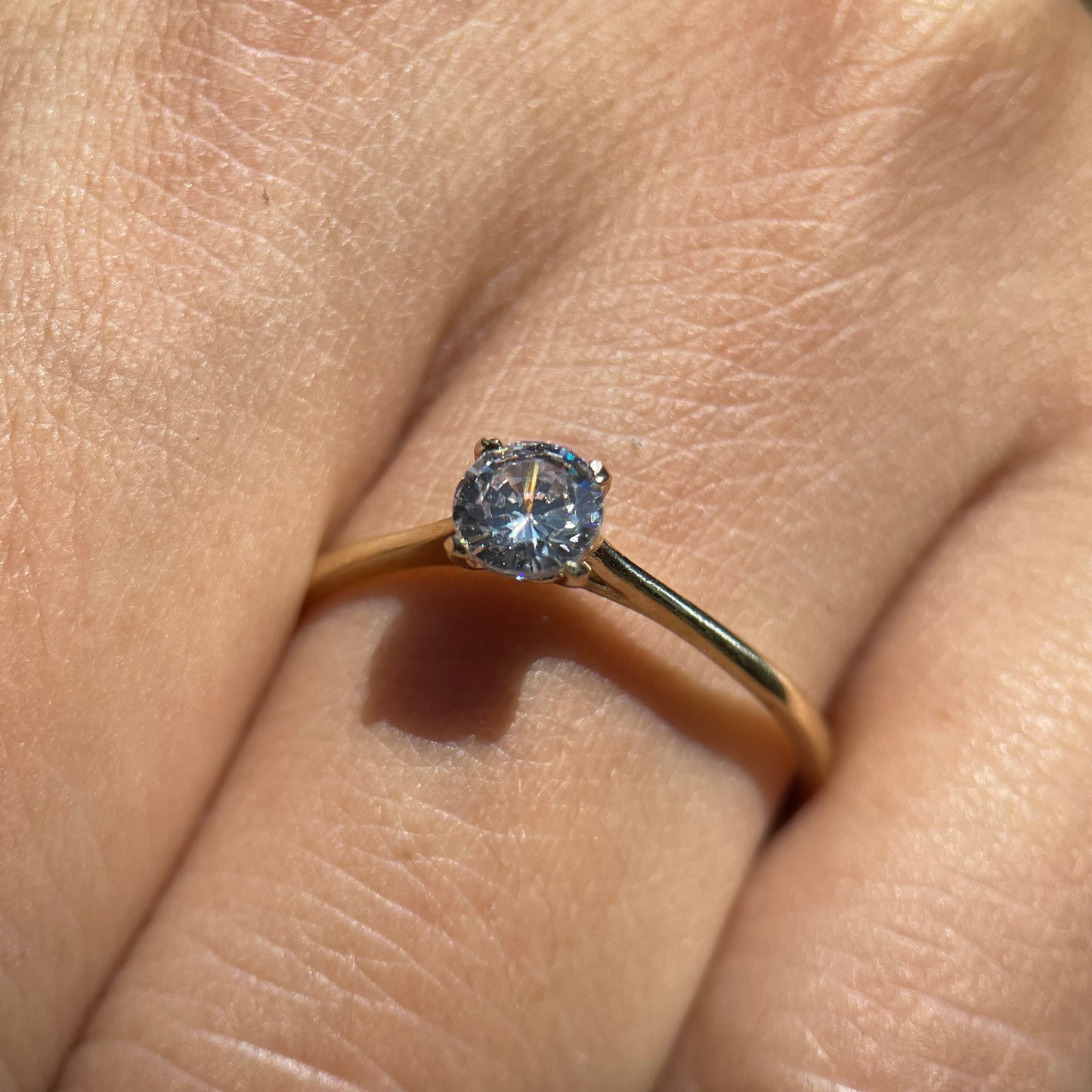 Anillo de compromiso en oro