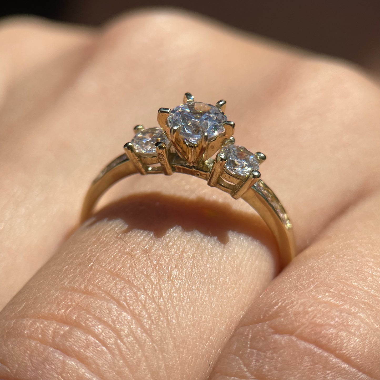 Anillo de compromiso en oro