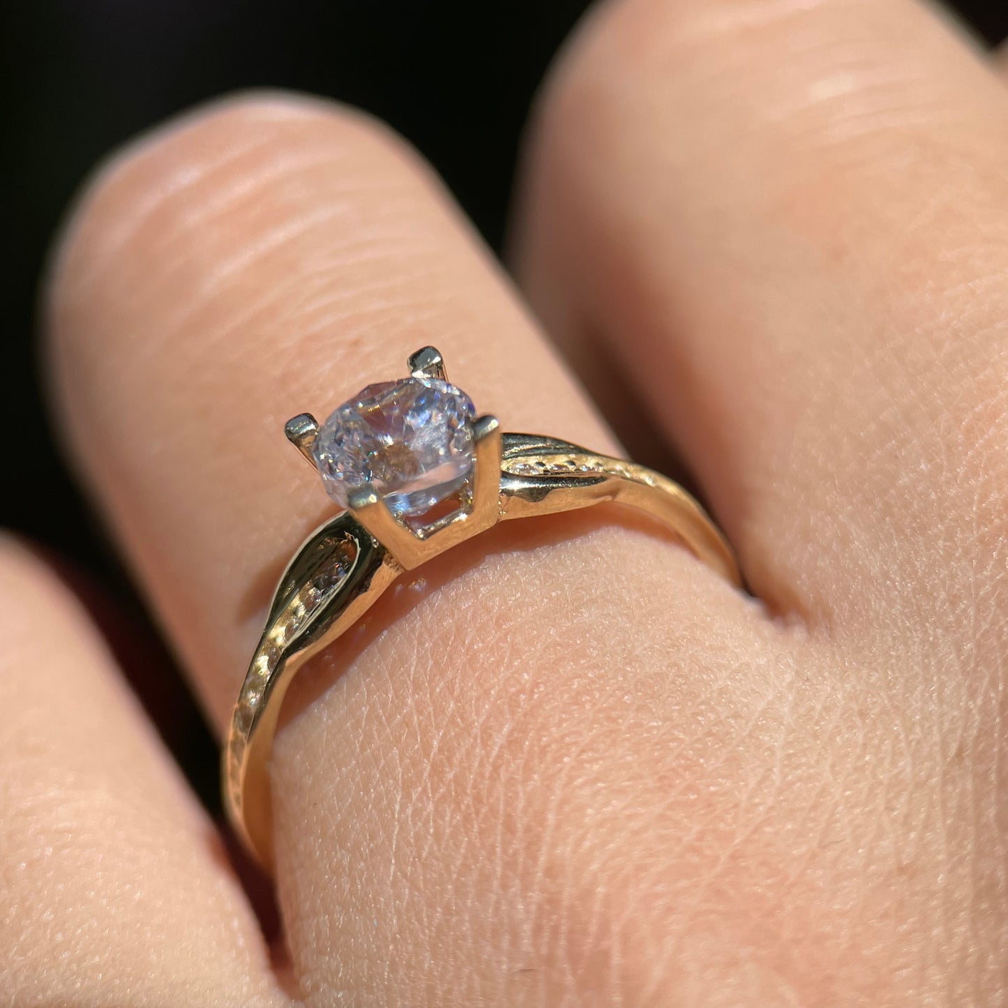 Anillo de compromiso en oro