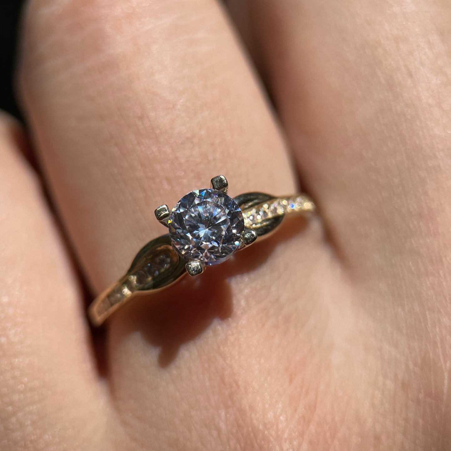 Anillo de compromiso en oro