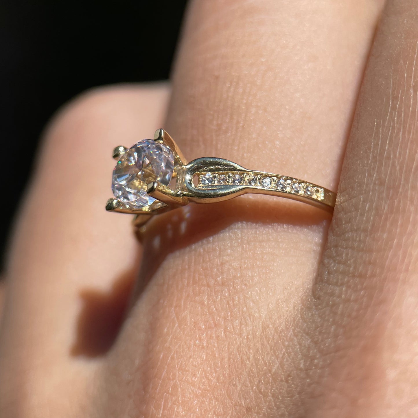 Anillo de compromiso en oro