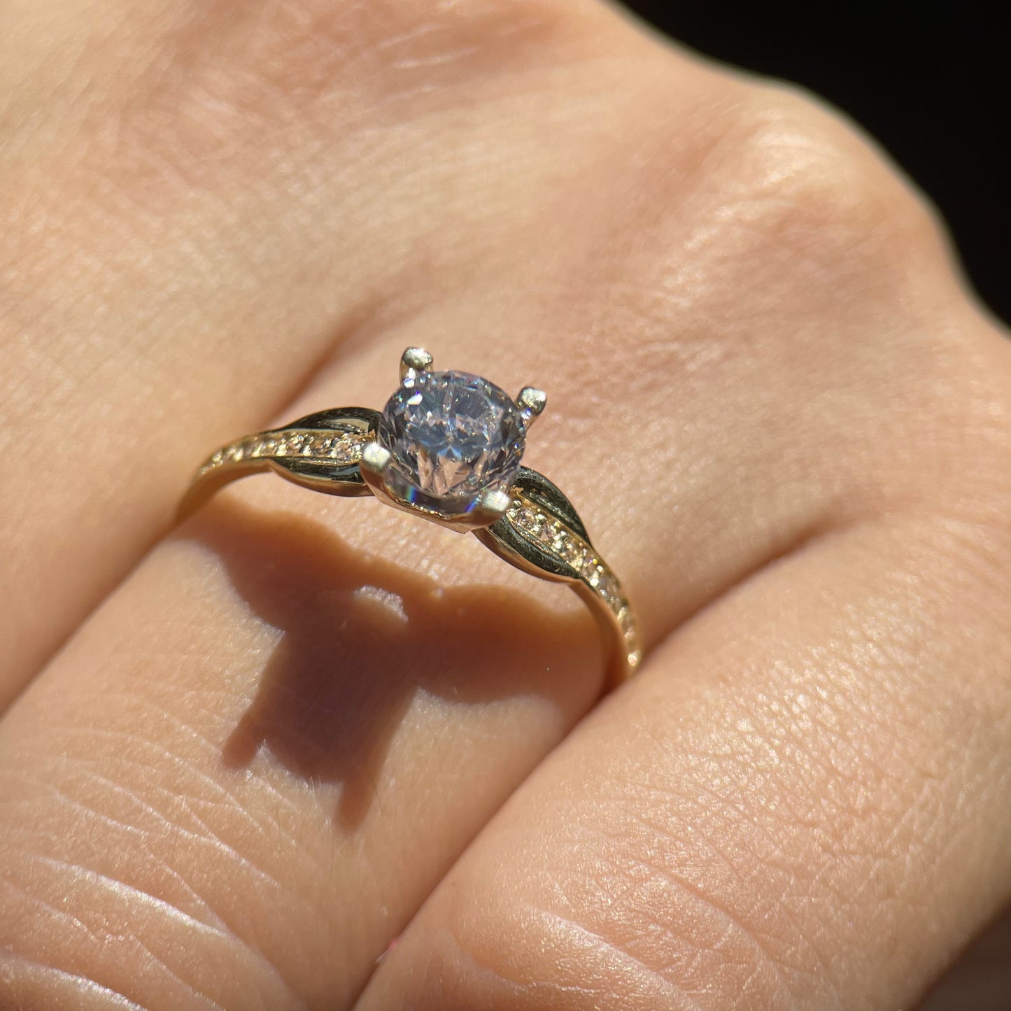 Anillo de compromiso en oro