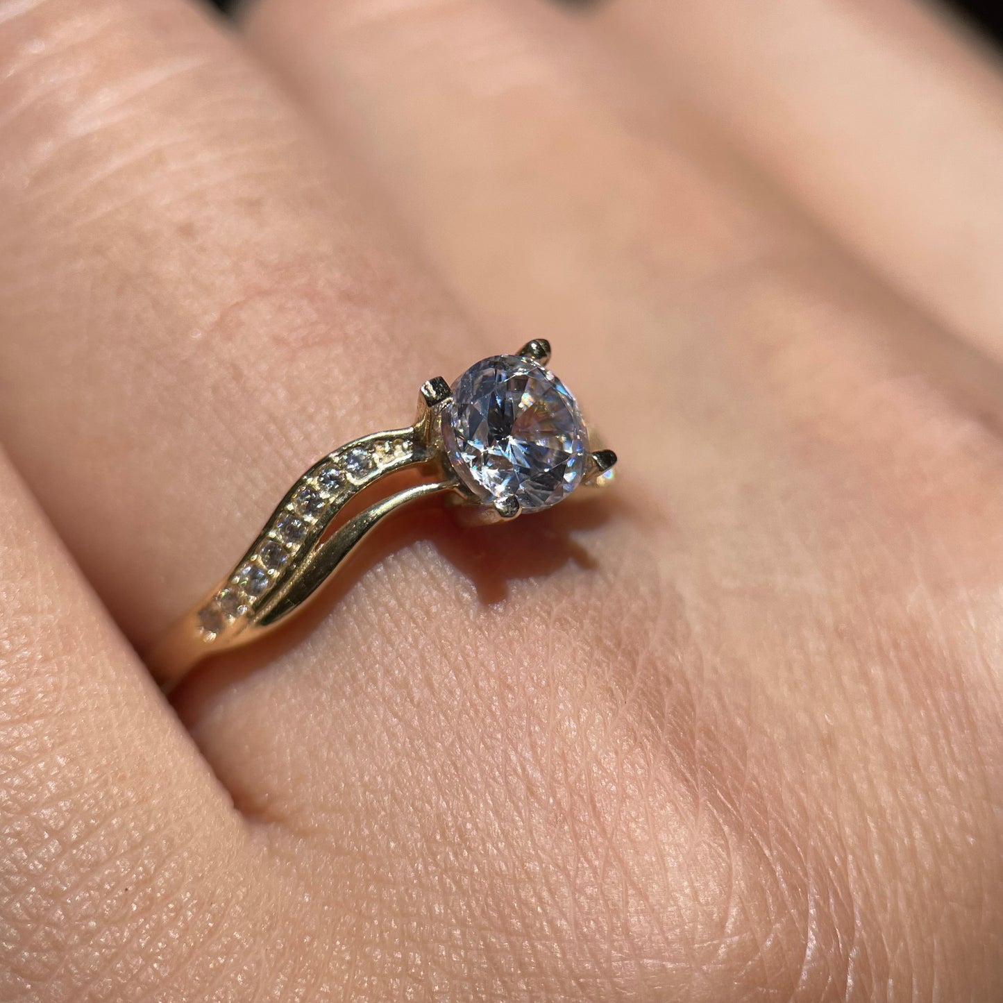 Anillo de compromiso en oro