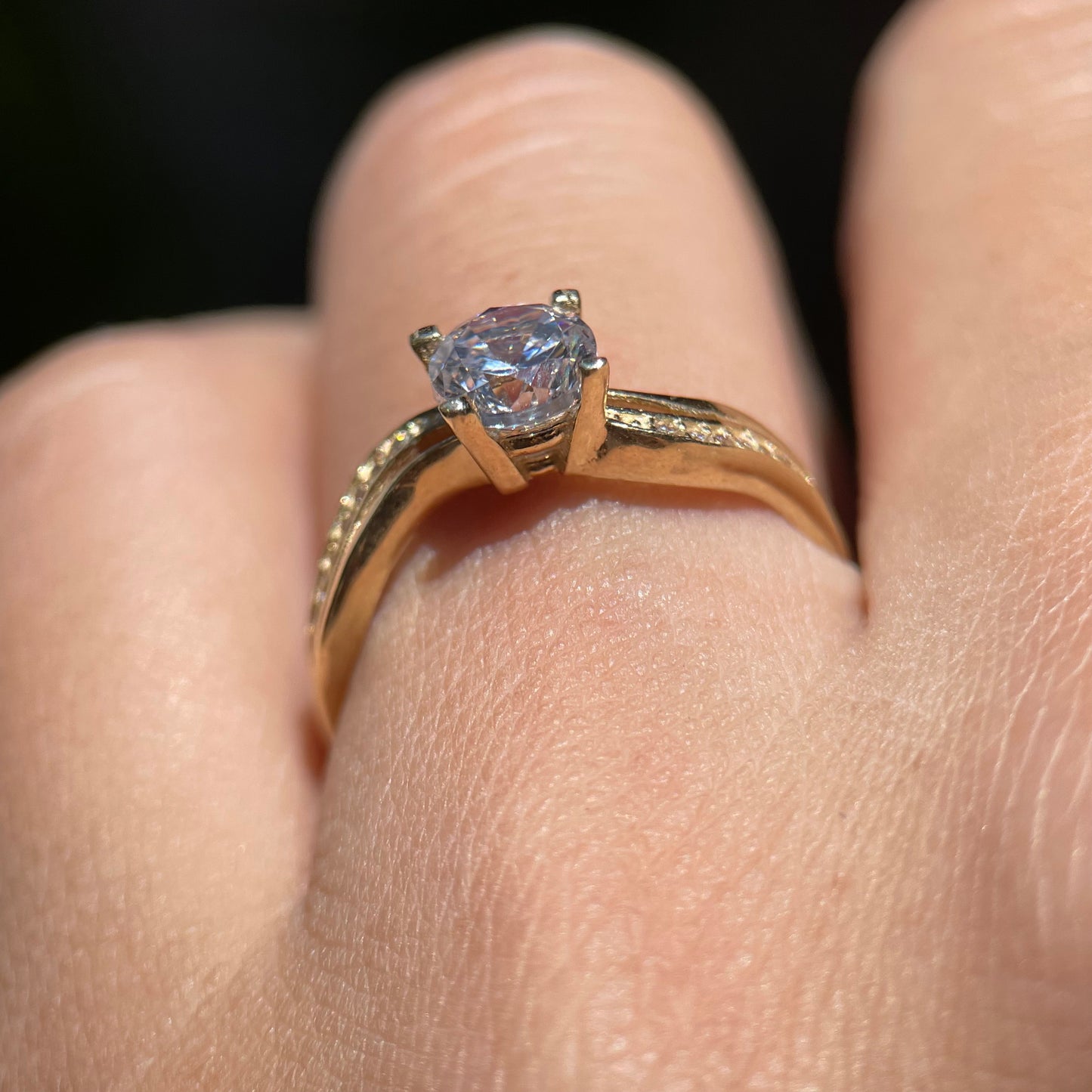 Anillo de compromiso en oro