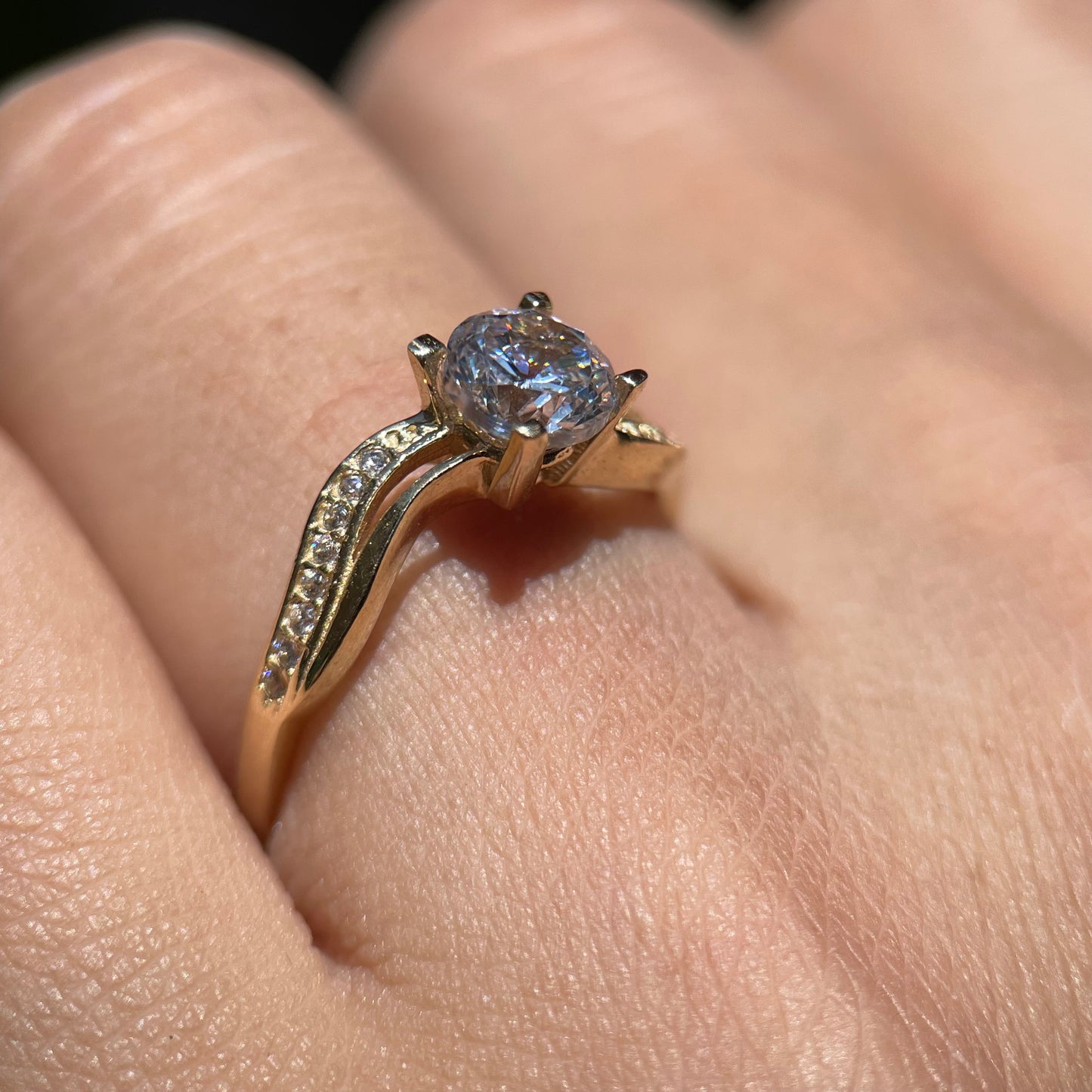 Anillo de compromiso en oro