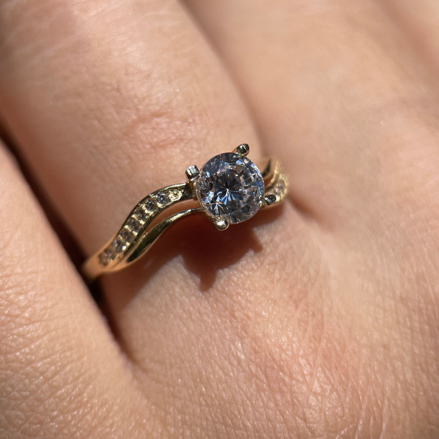 Anillo de compromiso en oro