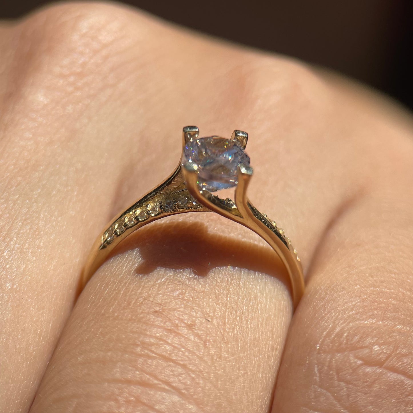 10k Yellow Gold Ring with Zirconia Cod: MAN208