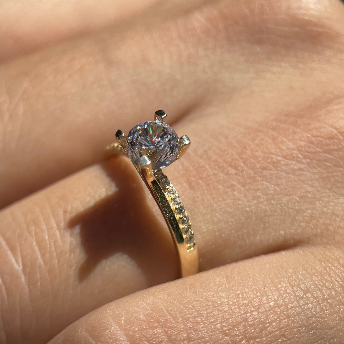 10k Yellow Gold Ring with Zirconia Cod: MAN208