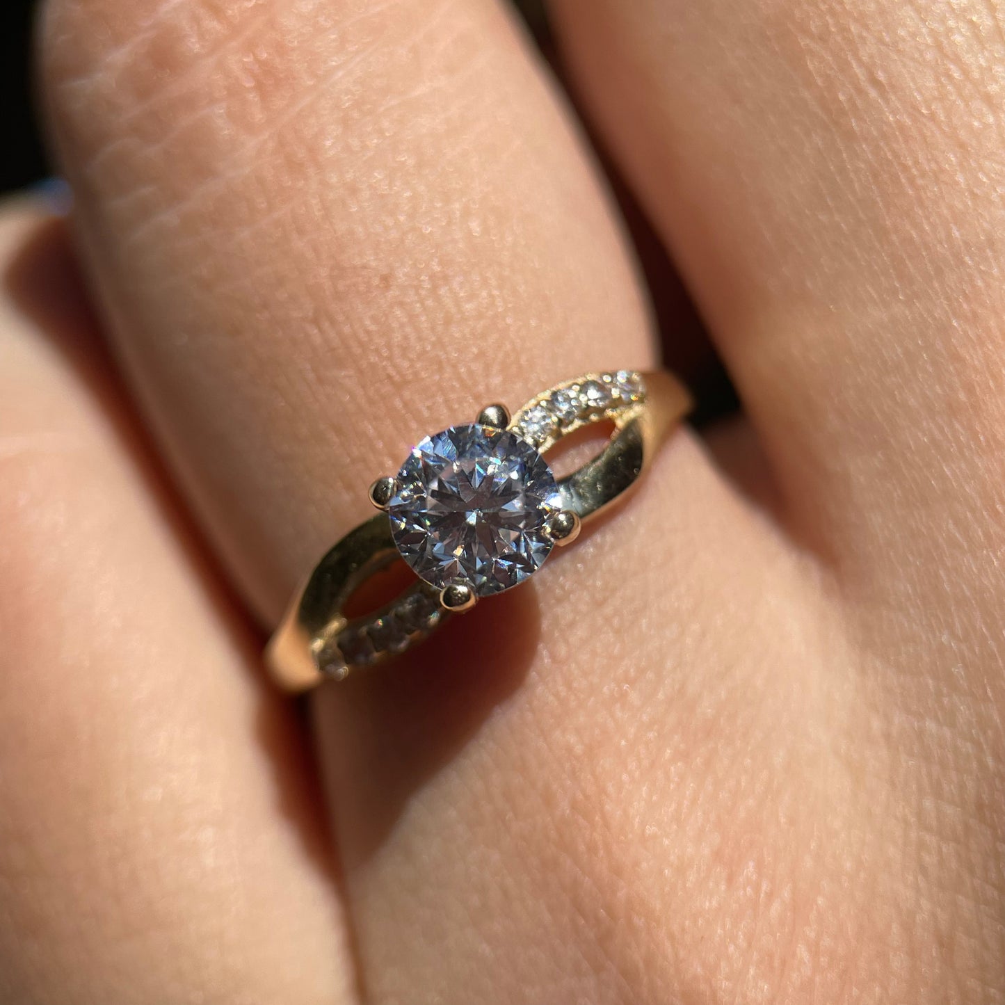 Anillo de compromiso en oro