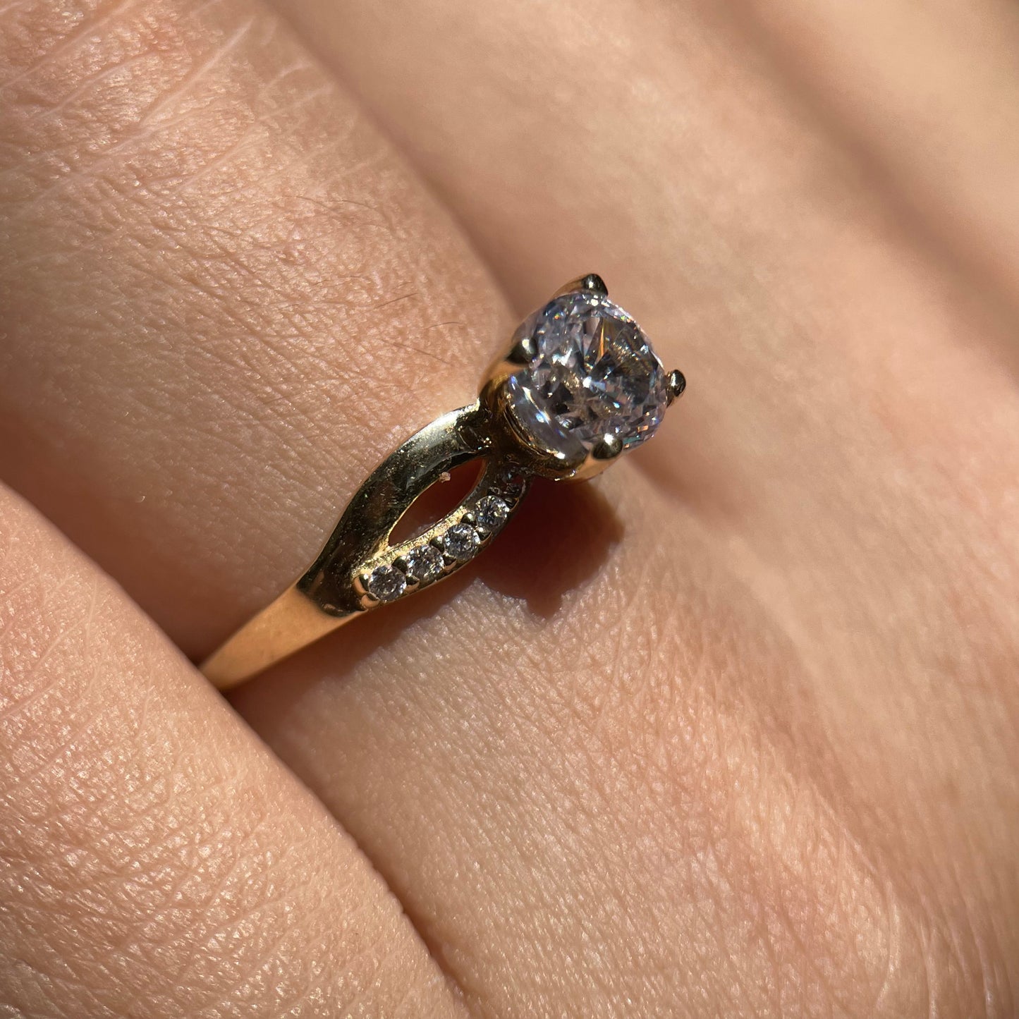 Anillo de compromiso en oro