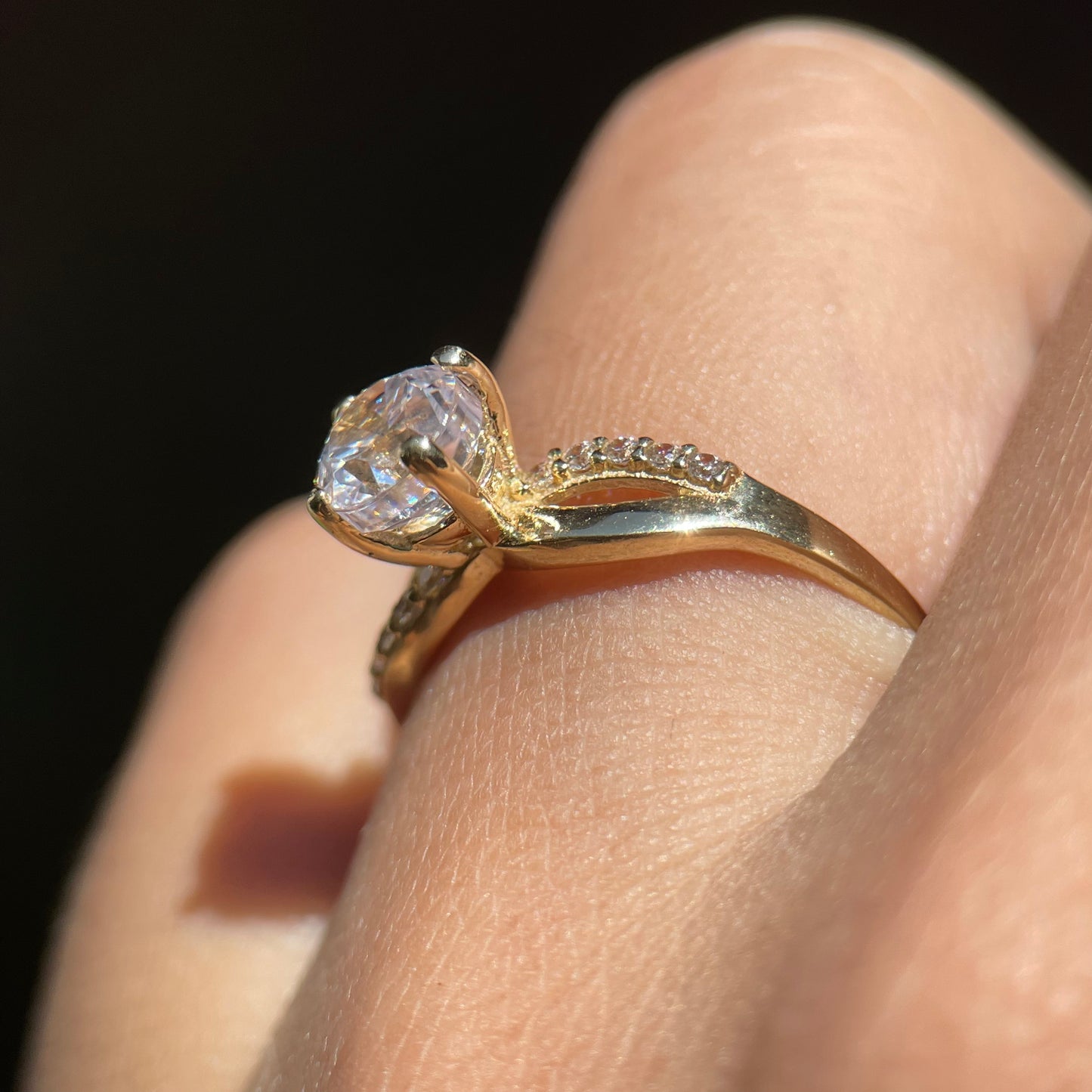 Anillo de compromiso en oro